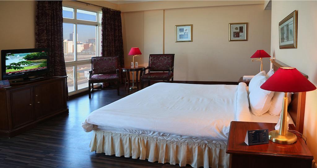 Mirador Hotel Manama Room photo