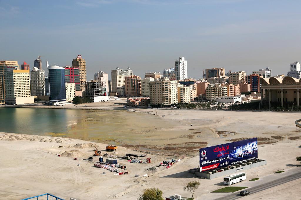 Mirador Hotel Manama Exterior photo